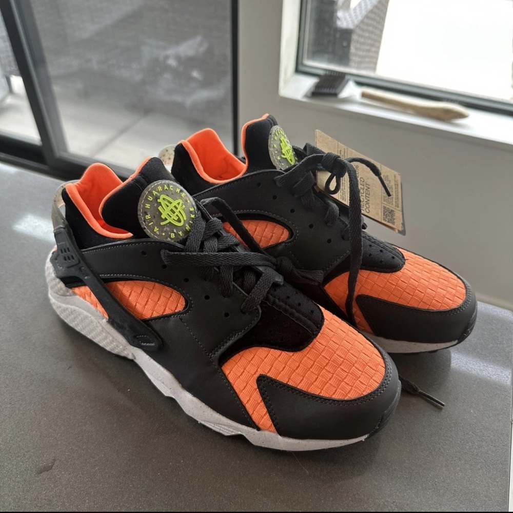 Nike Air Huarache Crater Premium Black Atomic Orange 2022 DQ5013-001 New sz 10